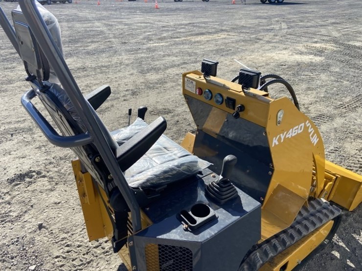 2025-kylin-ky460-compact-track-loader-image-13