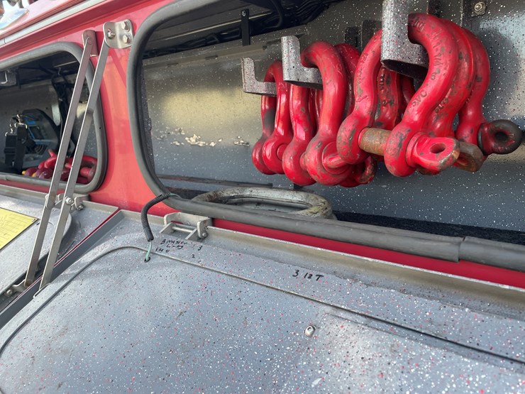 #3822-•-2019-peterbilt-heavy-rotator-truck-(has-mn-title-in-delay,-may-take-6-8-weeks)-image-95