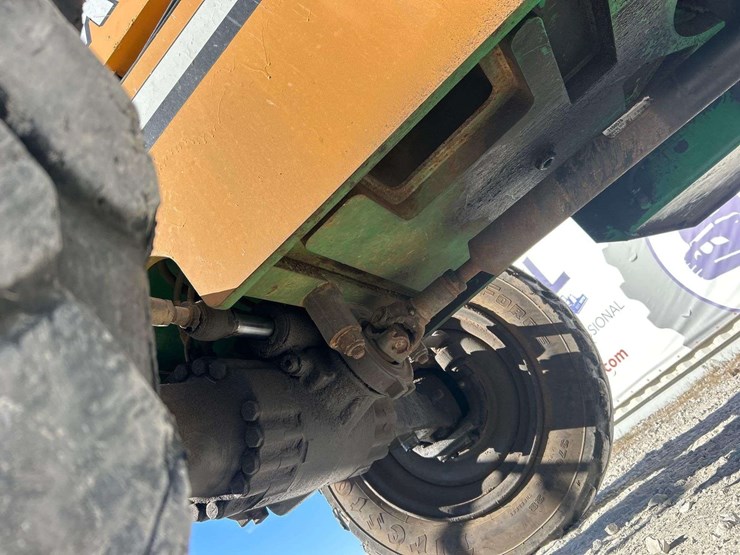 2013-sky-trak-6042-image-14