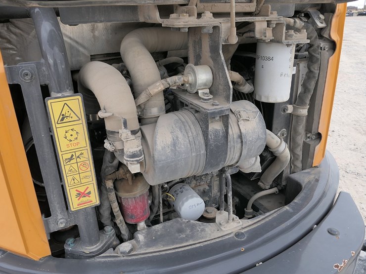 2019-case-cx37c-image-18