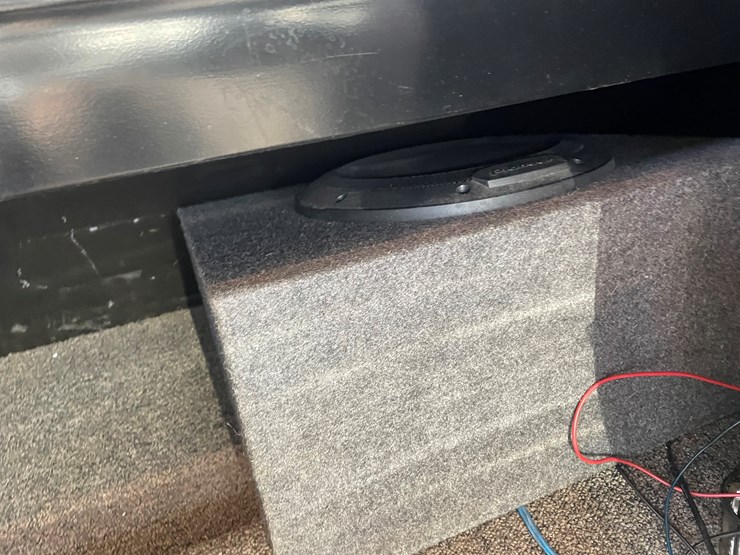 #3822-•-2019-peterbilt-heavy-rotator-truck-(has-mn-title-in-delay,-may-take-6-8-weeks)-image-52