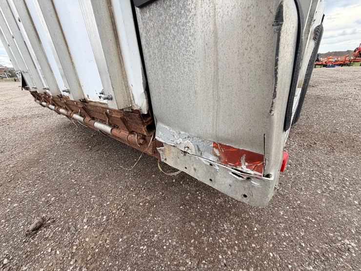 #2153-•-s&s-gooseneck-horse-trailer-image-21