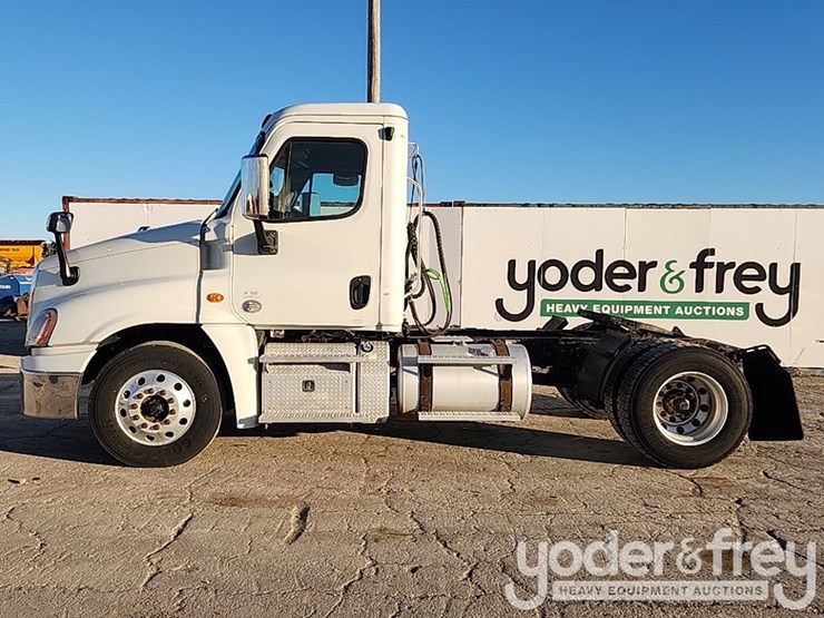 2017-freightliner-cascadia-image-2