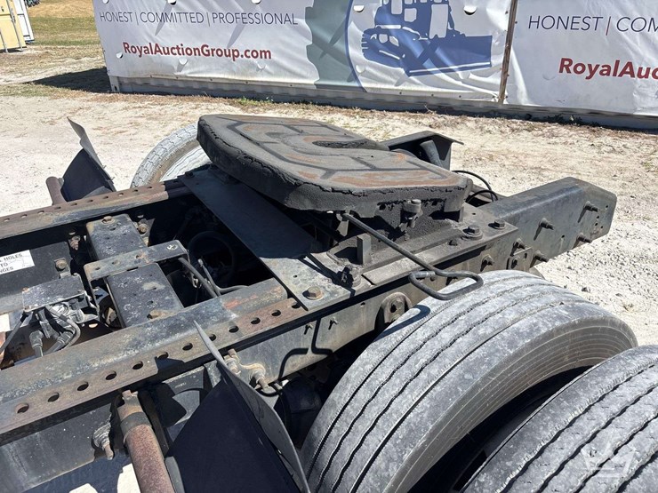 2006-international-durastar-4300-image-9