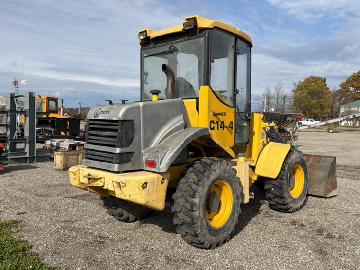 #1401-•-coyote-c14-4-compact-wheel-loader-image-5