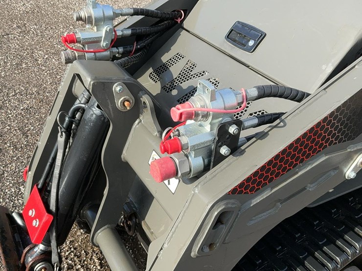 #1050-•-2024-lynx-lx-1200-mini-skid-steer-loader-image-11