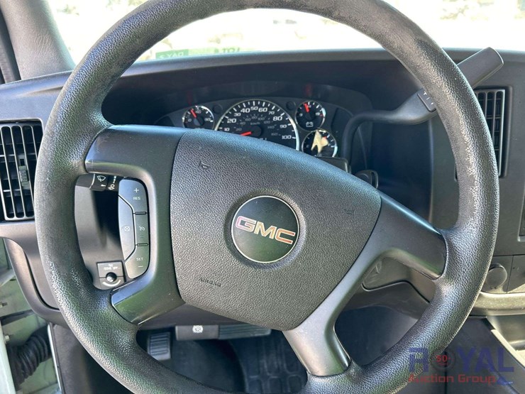 2012-gmc-3500-image-13