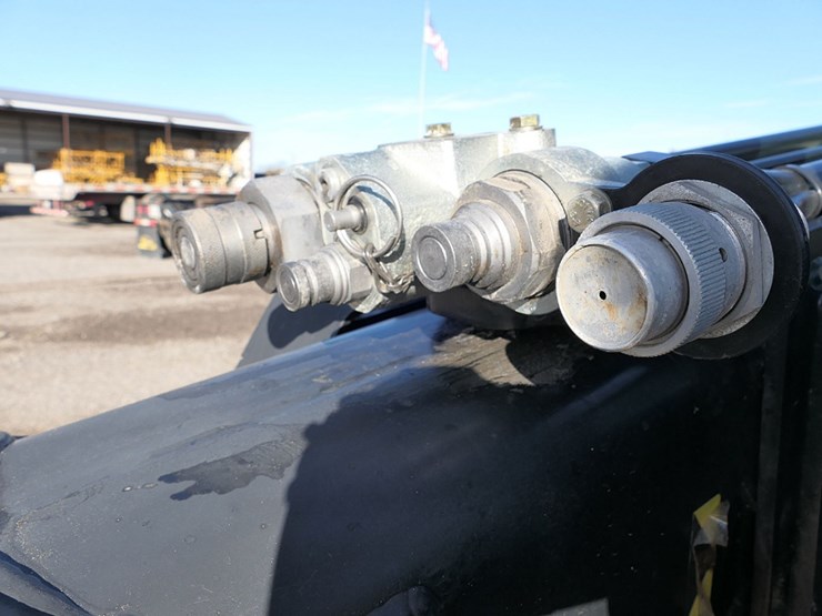 2017-jcb-3ts-8w-image-9