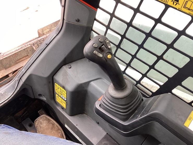 2021-bobcat-t76-image-16