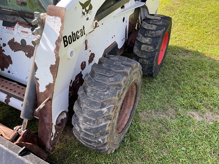 2003-bobcat-s300-image-13