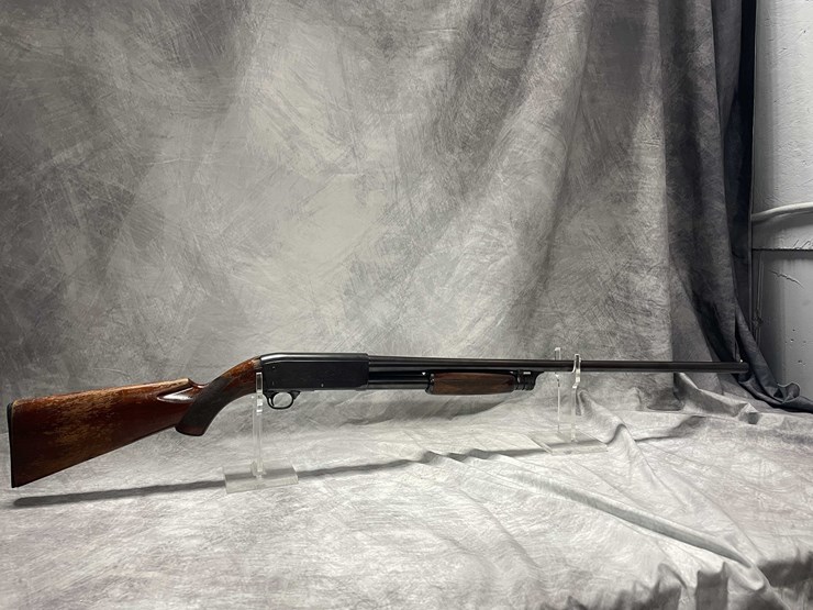 #7038-•-ithaca-model-37,-12-ga.-pump-action-shotgun,-sn:-26995,-(neenah,-wi)-image-1