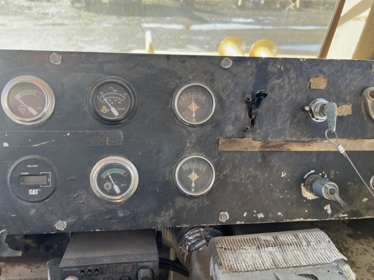 1990-caterpillar-d30d-image-22