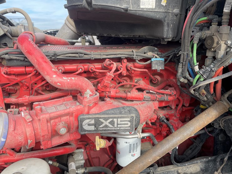 #3822-•-2019-peterbilt-heavy-rotator-truck-(has-mn-title-in-delay,-may-take-6-8-weeks)-image-75