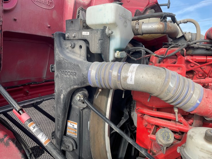 #3822-•-2019-peterbilt-heavy-rotator-truck-(has-mn-title-in-delay,-may-take-6-8-weeks)-image-77