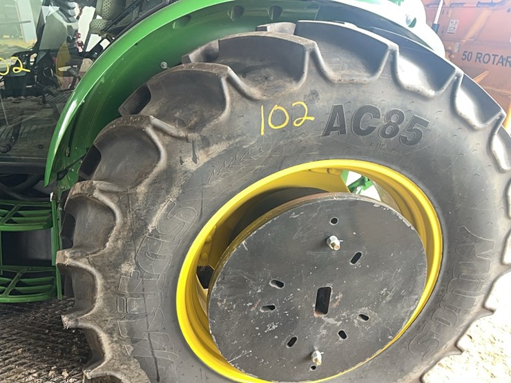 john-deere-6135e-image-15