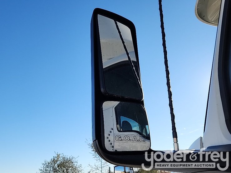 2021-international-rh613-image-21