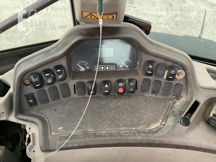 2012-volvo-bl70b-image-14