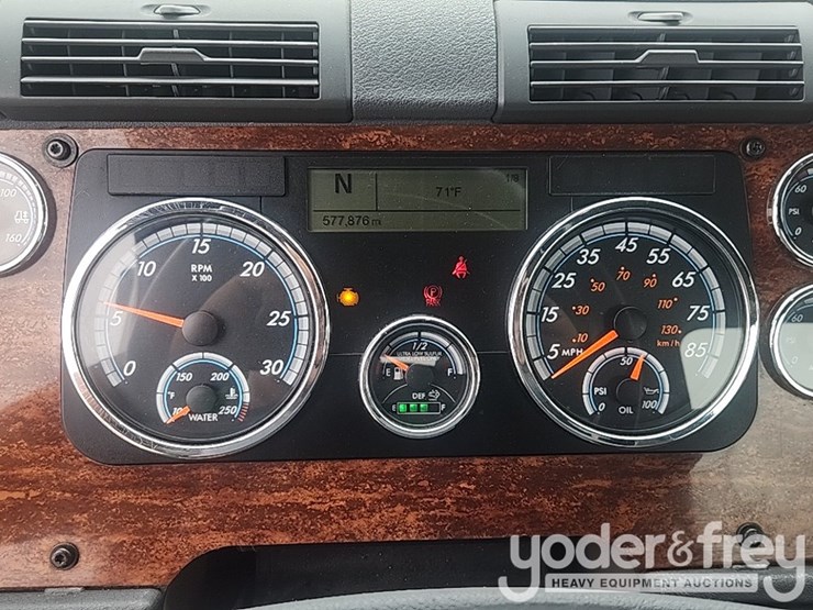 2019-freightliner-cascadia-image-18