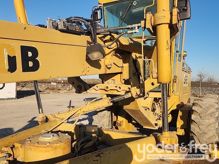 1995-deere-670b-image-16