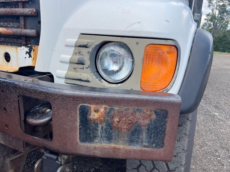 mack-granite-cv713-image-9