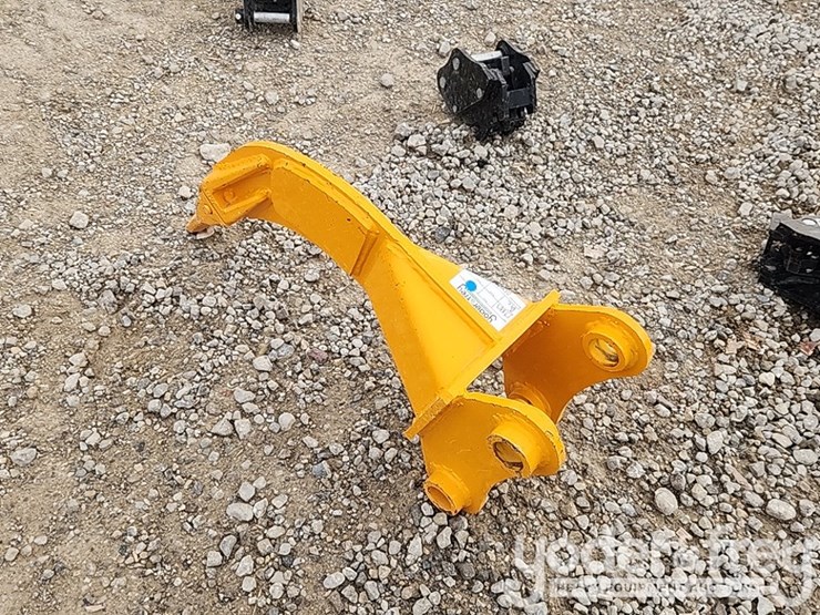 2025-caterpillar-305-image-3