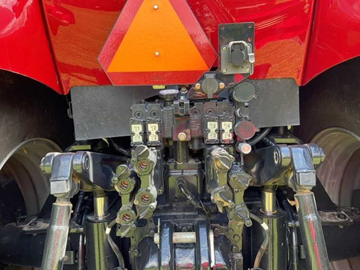 2020-case-ih-magnum-180-image-17