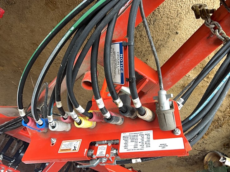 kuhn-excelerator-8005-vertical-tillage-image-6