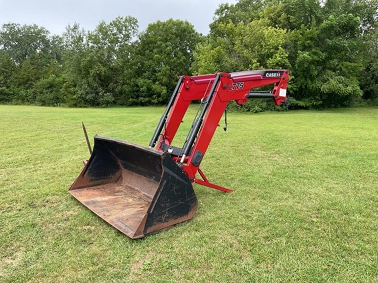 2013-case-ih-l775-image-1