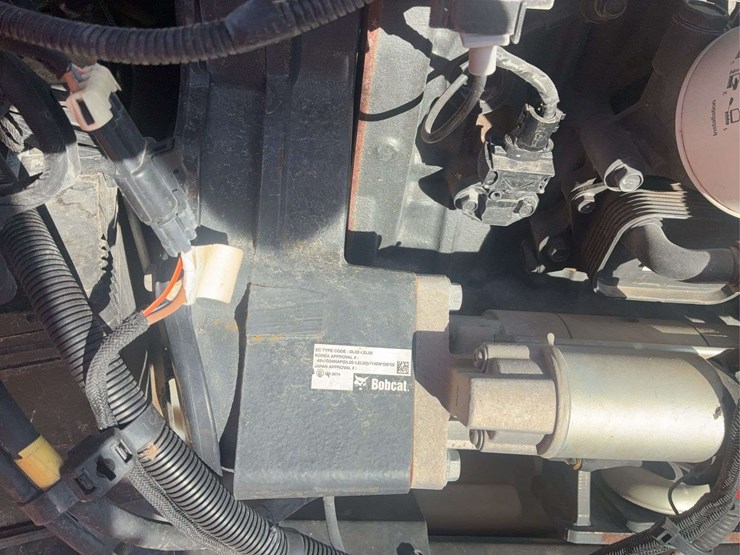 2019-bobcat-s570-image-25