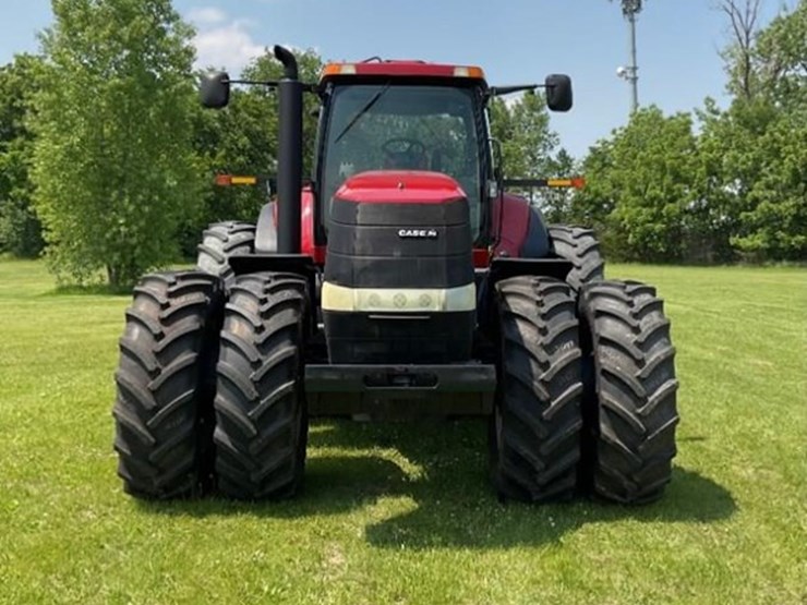 2010-case-ih-magnum-305-image-2
