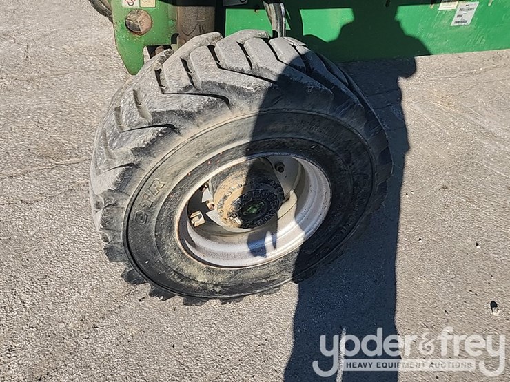 2014-jlg-400s-image-10