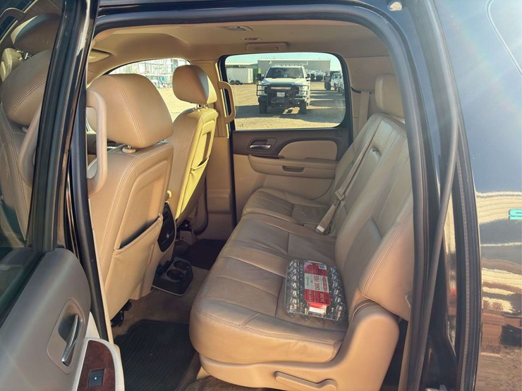 2011-gmc-yukon-xl-image-6