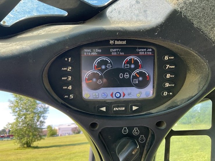 2019-bobcat-s740-image-16