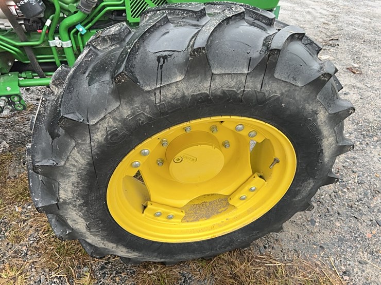 john-deere-5.5-image-10