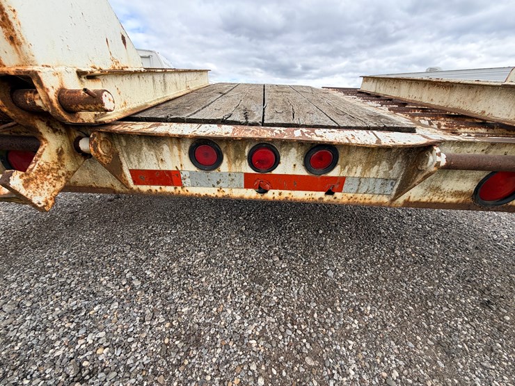 #2201-•-1989-international-equipment-trailer-image-18
