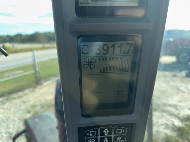 2017-case-ih-magnum-250-image-93