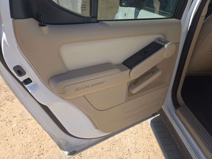 2007-ford-explorer-sport-trac-image-12