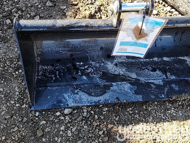 2025-32"-bucket-to-suit-mini-excavator-image-5