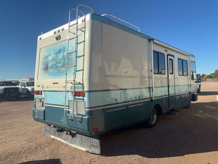 1997-chevrolet-p30-image-3