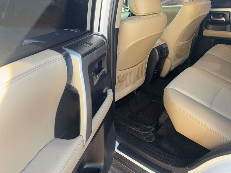 2016-toyota-4-runner-image-5