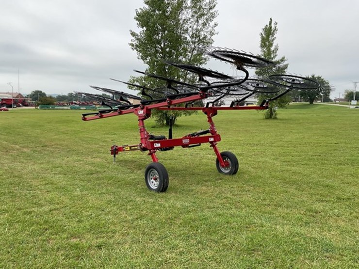 #26-•-2023-h-&-s-ar3212-hay-rake-image-7