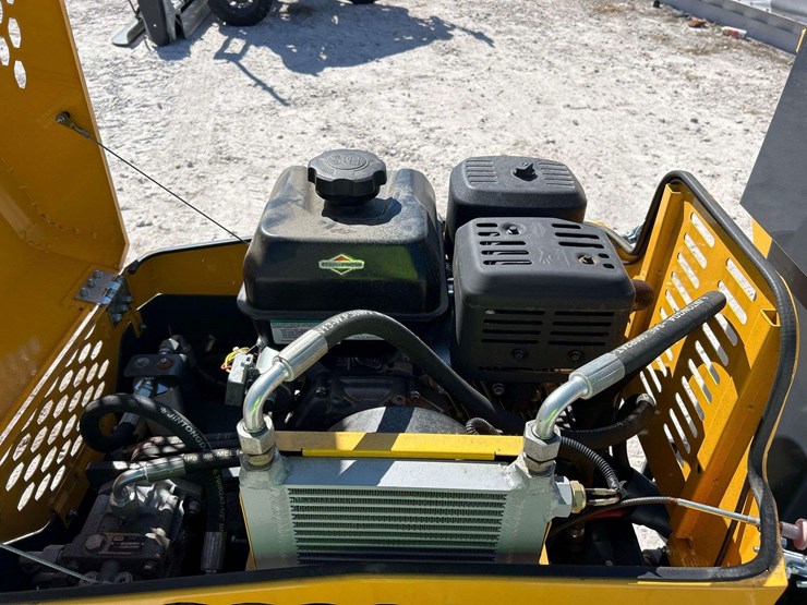 groundhog-rh14g-vibratory-articulated-tandem-smooth-drum-roller-image-5