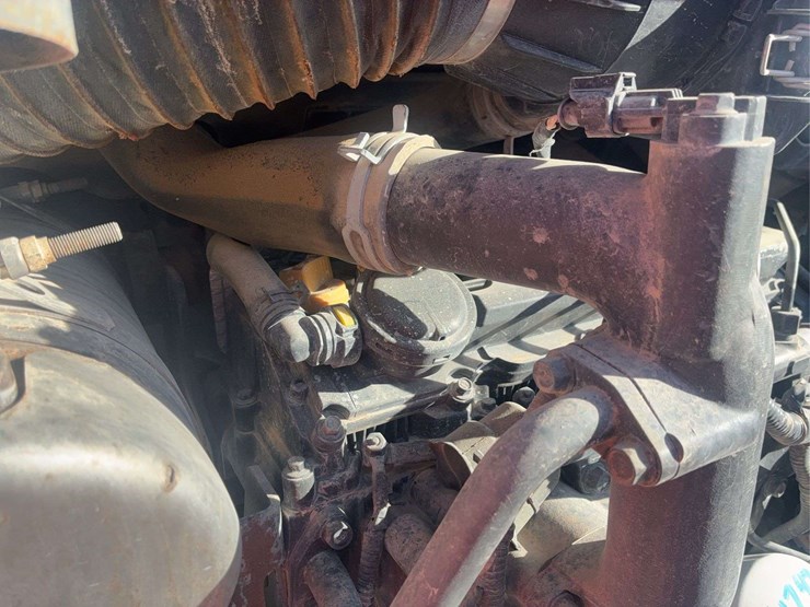 2019-bobcat-s570-image-25