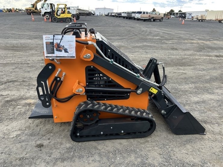 2025-arteer-qb-480-mini-compact-track-loader-image-6