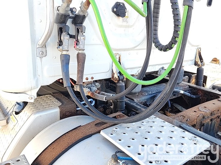 2017-freightliner-cascadia-image-20