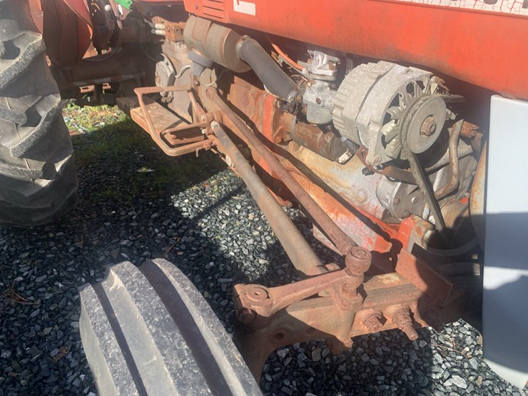 massey-ferguson-135-image-13