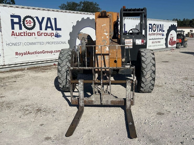 2013-sky-trak-6042-image-19