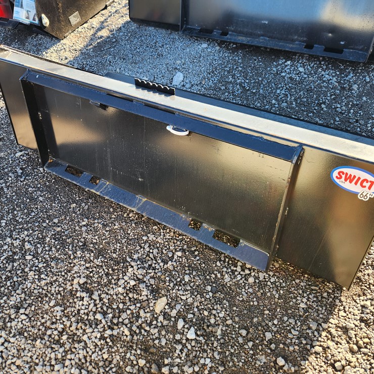 #848 • SWICT SS MOUNT 66" BUCKET