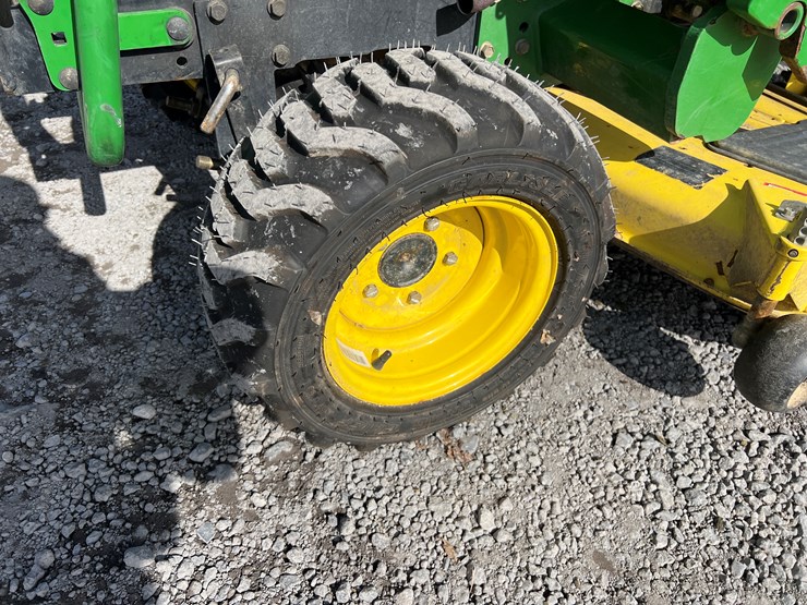 john-deere-2305-image-4