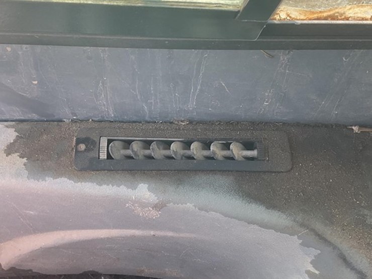 2005-gehl-4640-image-19